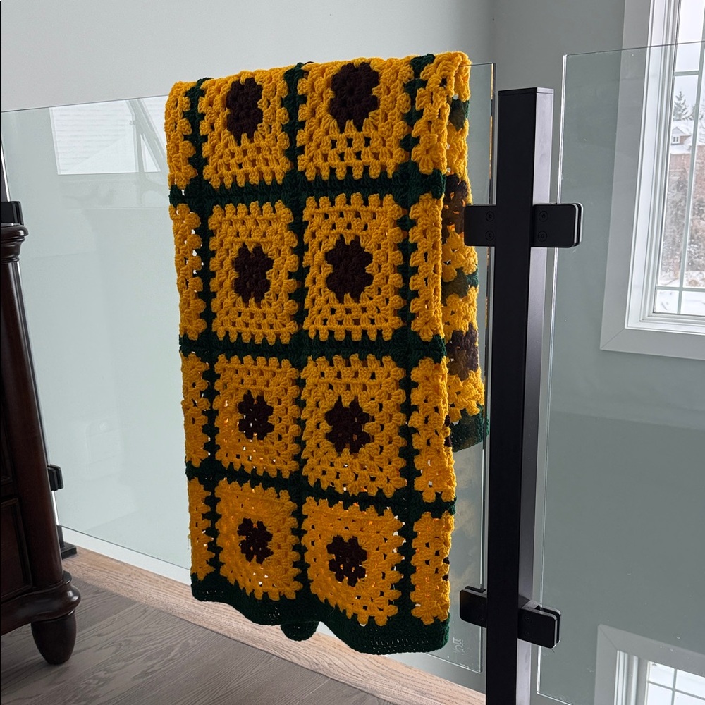 Sunflower Crochet Throw Blanket HandCrafted Just Beautiful and Soft